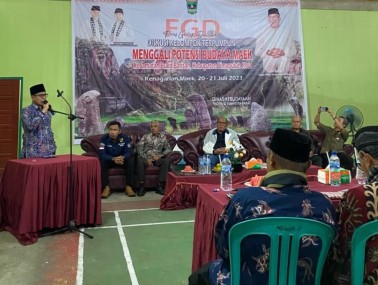 Diskusi Kelompok Terpumpun/ Focus Group Discussion(FGD) - Menggali Potensi Budaya Maek, Kec. Bukit Barisan, Kab. Limapuluh Kota, 20-22 Juli 2023 di GOR Bulutangkis Nagari Maek.